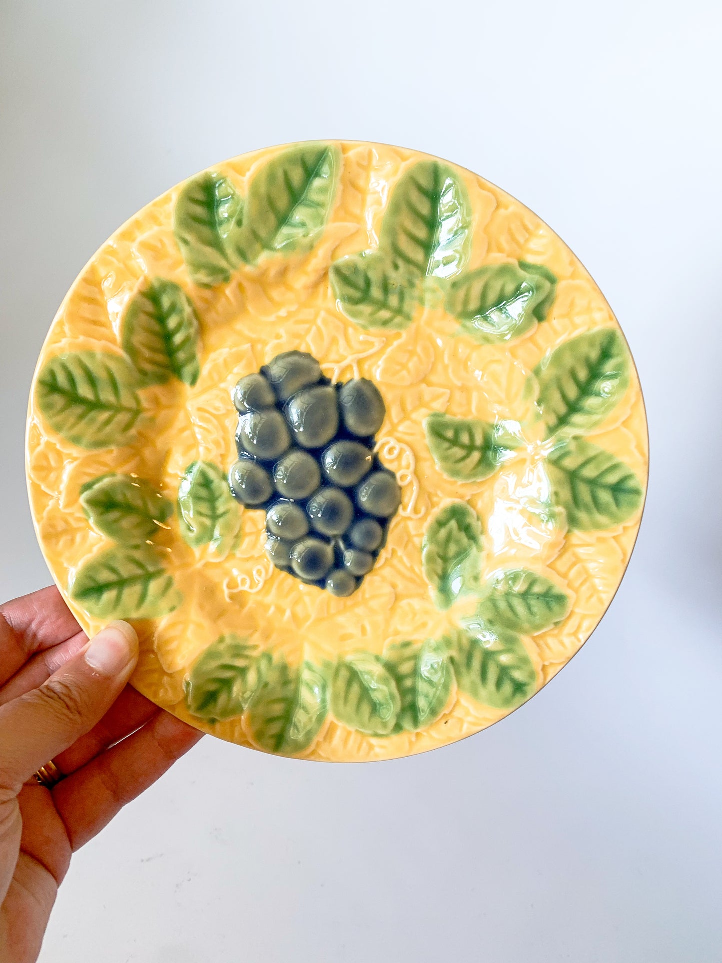 Vintage Bordallo Pinheiro Majolica Yellow Grapes Plate